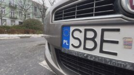 Nie trzeba zmieniać tablic rejestracyjnych