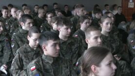 O „Gromie” i komandosach w samochodówce