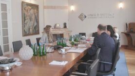 Mundur, toga tak się rodzą marzenia o zawodzie prawnika