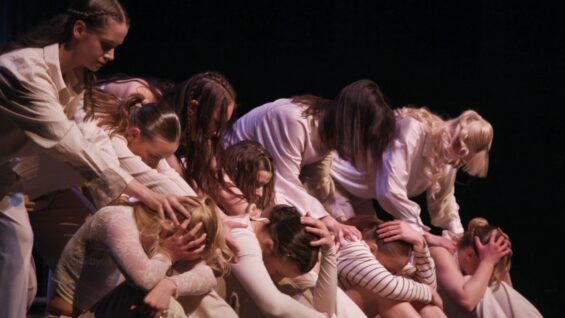 Presja – jak ciężko być kobietą w świecie