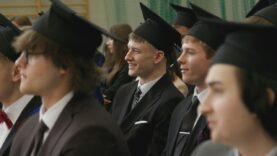 Rozdanie świadectw w III LO