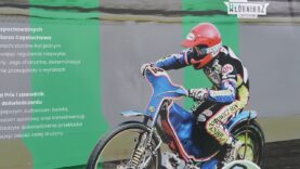 Ułamek ma swoje miejsce w biało-zielonej galerii