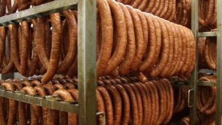 Uważaj co kładziesz na grilla, mówią eksperci