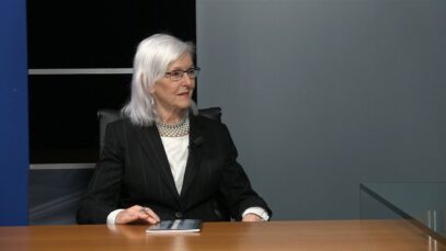 Barbara Strzelbicka „Pomiędzy”