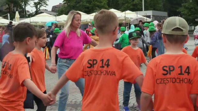 Dzieci zatańczyły pod ratuszem