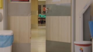 Agresywny pacjent pobił czterech medyków