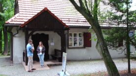 Broń, mundur i musztra