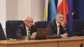 Nadzwyczajna i zwyczajna sesja